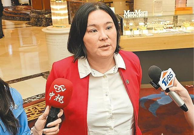 文或接棒蒋万安吴宗宪接管蓝营文宣!开元ky棋牌郑丽文再传人事布局连胜(图5) 文或接棒蒋万安吴宗宪接管蓝营文宣!开元ky棋牌郑丽文再传人事布局连胜(图5)